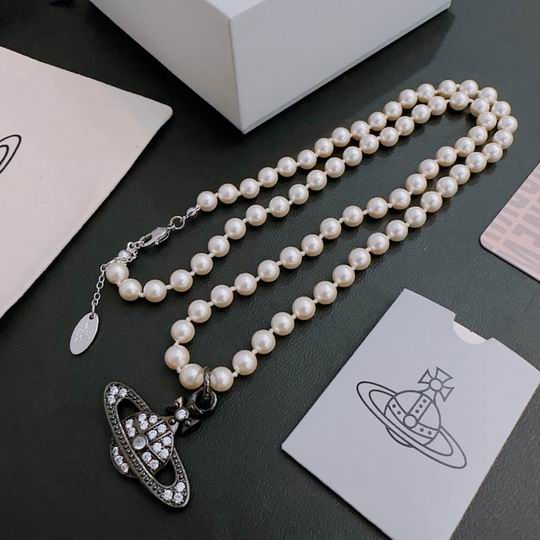 Vivienne Westwood necklace 11lyh15